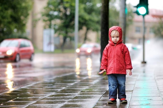 Eismo sąlygas keliuose gali apsunkinti lietus 