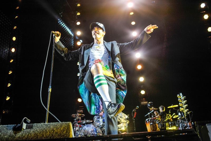 Kaune nugriaudėjo roko dievų „Red Hot Chili Peppers“ koncertas