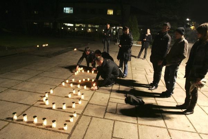 Gėjai ir lesbietės Kaune uždegė žvakutes (papildyta)