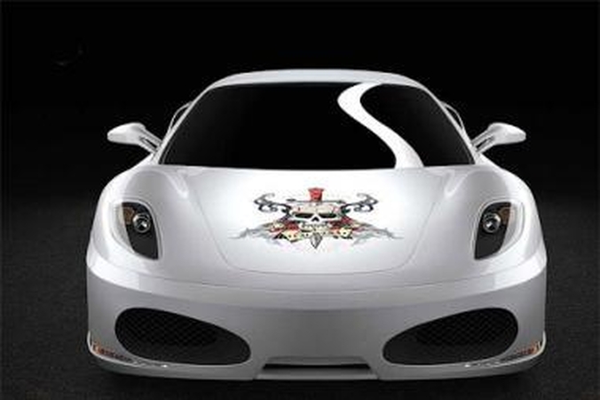 „Ferrari F430“ papuošė kaukolėmis