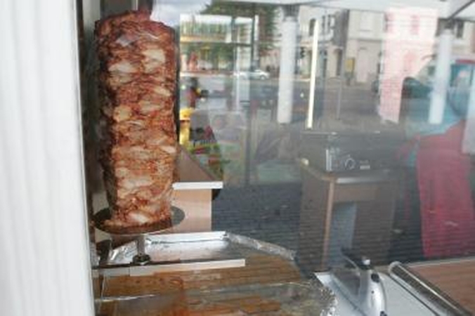 Įsibrovėliai nusiaubė „kebabinę“