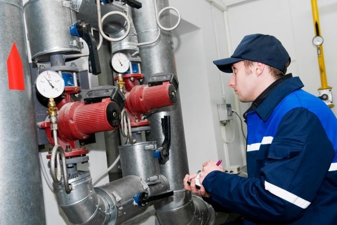 „Vilniaus energija“: dėl šalčių galimos šildymo sistemų avarijos