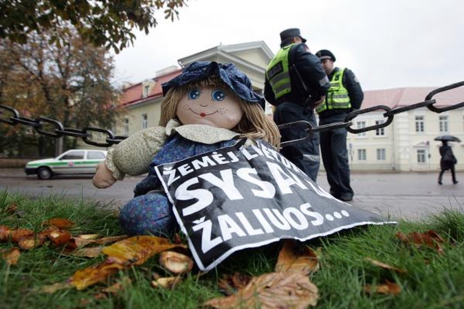 Vaikų namų auklėtinius galimai tvirkinę pedofilai jau laisvėje