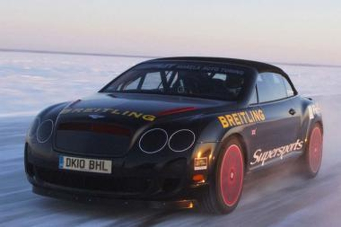 Pasiektas naujas greičio ant ledo rekordas - 330,7 km/val.