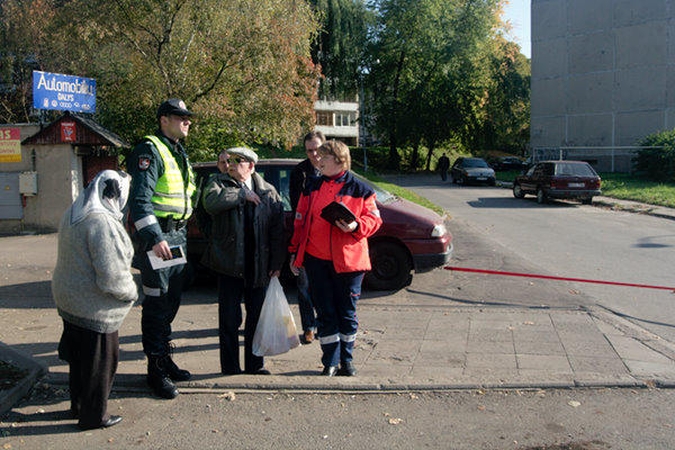 Už tempimo lyno užkliuvęs pensininkas pareikalavo kompensacijos čia pat