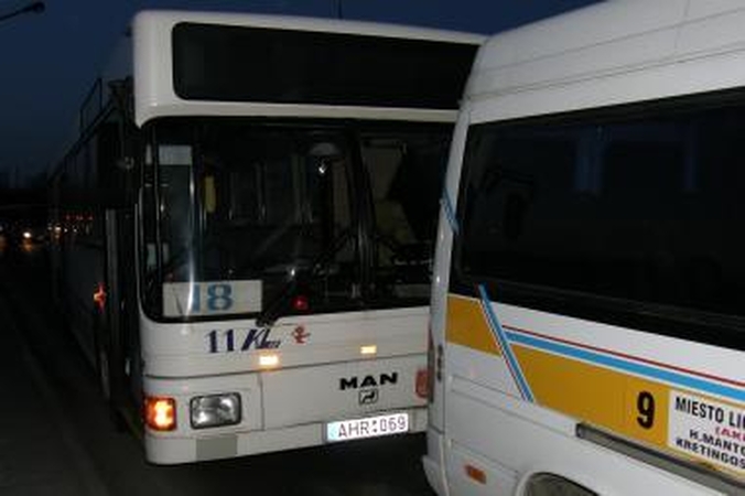 Uostamiestyje - viešojo transporto avarija