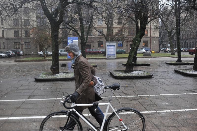 Į Kauną pamažu atsėlina žiema, pasirodė pirmas sniegas