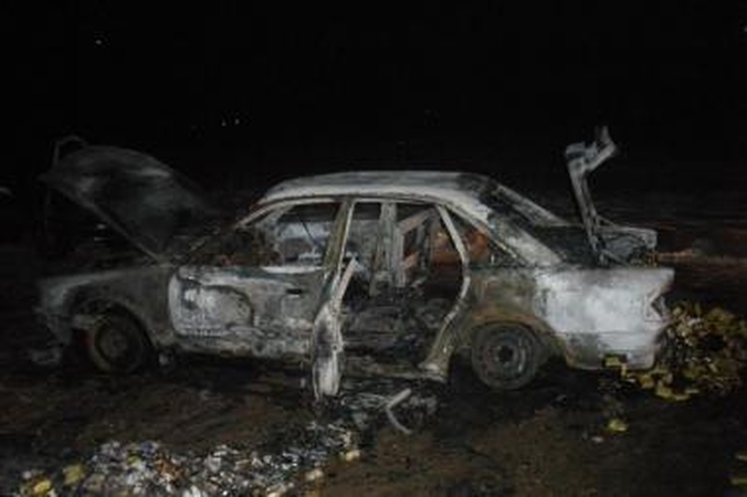 Sudegė pasieniečių persekiotas kontrabandininkų automobilis