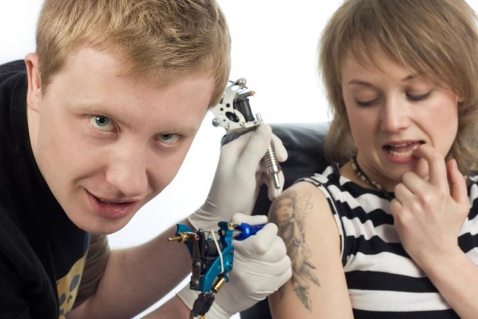 Jaunystės klaida laikomas tatuiruotes pašalinti pavyksta ne visada