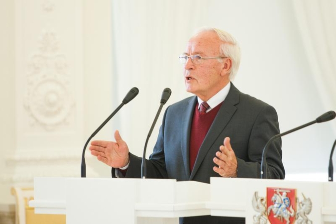 J.Žilys: pataisos dėl apkaltos teisinio konflikto neišsprendžia