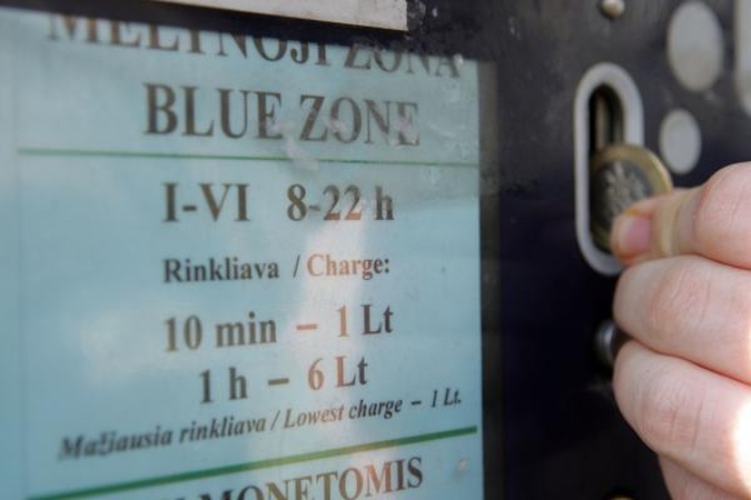 Vilniaus senamiestyje pabrango automobilių stovėjimas