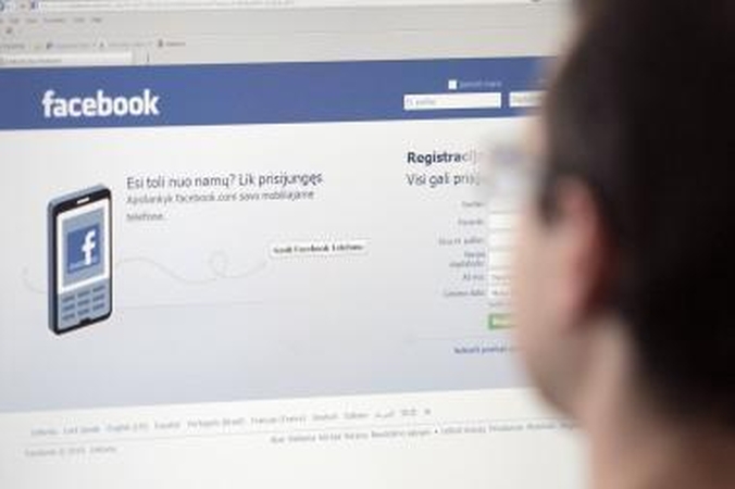 D. Britanijos policija chuliganus seks per „Facebook“