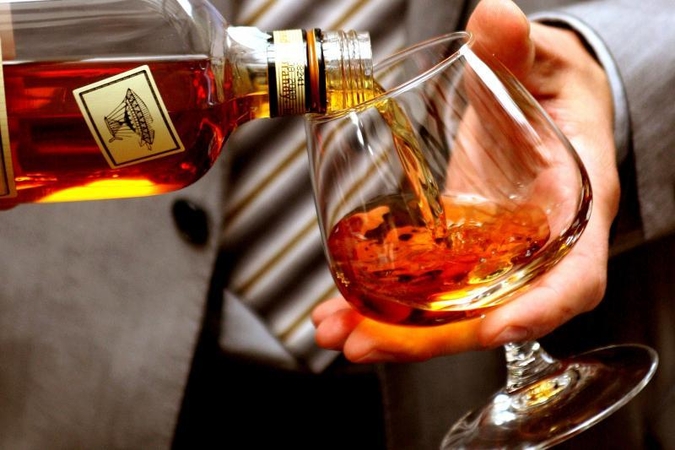 Vienam gyventojui pernai teko 11,9 litro alkoholio