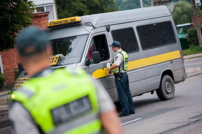 Policijos taikiklyje – taksi ir maršrutiniai autobusai