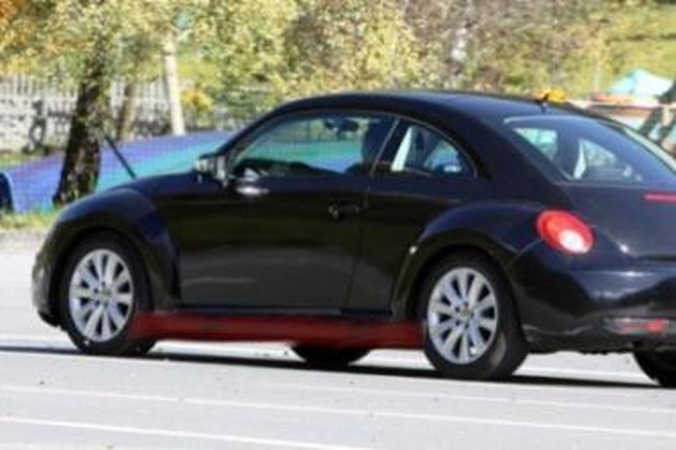 "Volkswagen" dėl savaiminio užsidegimo pavojaus atšaukia 400 tūkst. automobilių