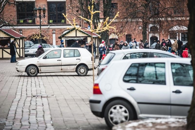 Naujųjų metų naktį bus ribojamas eismas Rotušės aikštėje