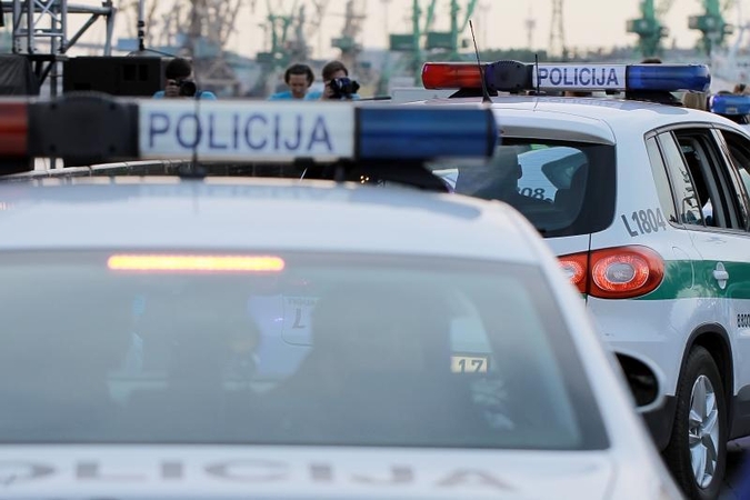 Po pasivaikščiojimo po Klaipėdos centrą - sulaužyta nosis, žandikaulis
