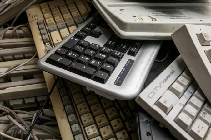 Elektronikos atliekose tyko pavojai sveikatai (8 cheminiai užkratai)