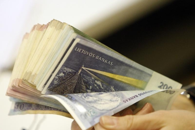 Klaipėdos bendrovės vadovas tūkstantines algas mokėjo vokeliuose