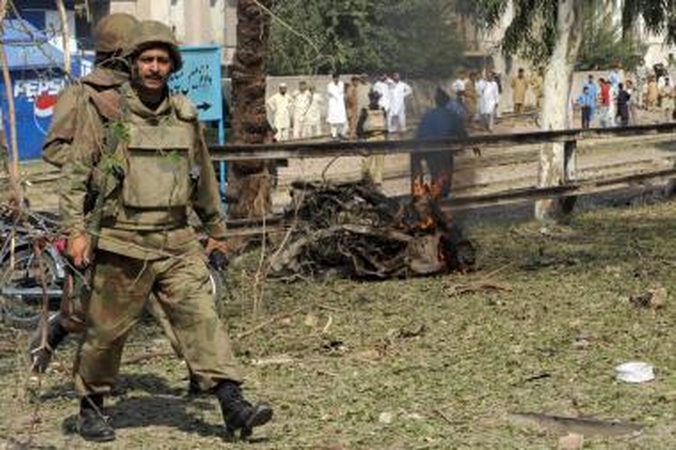 Pakistane pradedama sausumos kariuomenės operacija prieš talibus 