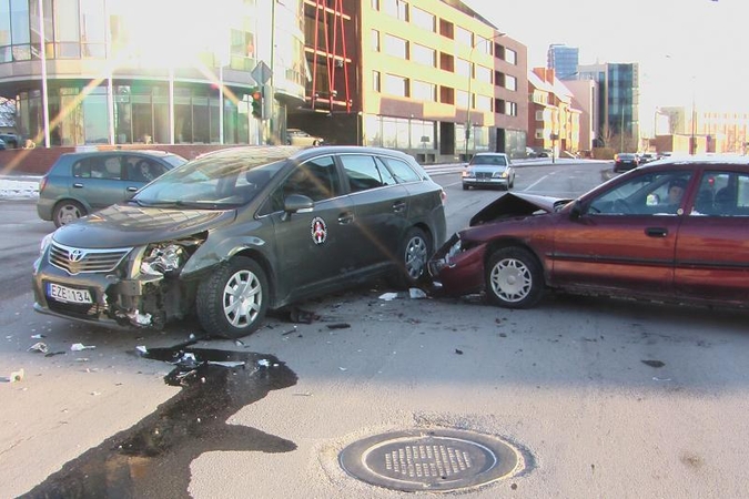 Avarijoje Klaipėdoje sudaužytas naujas pasieniečių automobilis