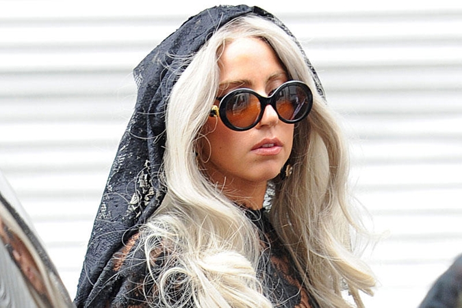Lady Gaga buvo užklupta tėvo vartojanti narkotikus