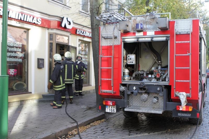 Užsiliepsnojęs virdulys uostamiesčio parduotuvėlėje sukėlė gaisrą 