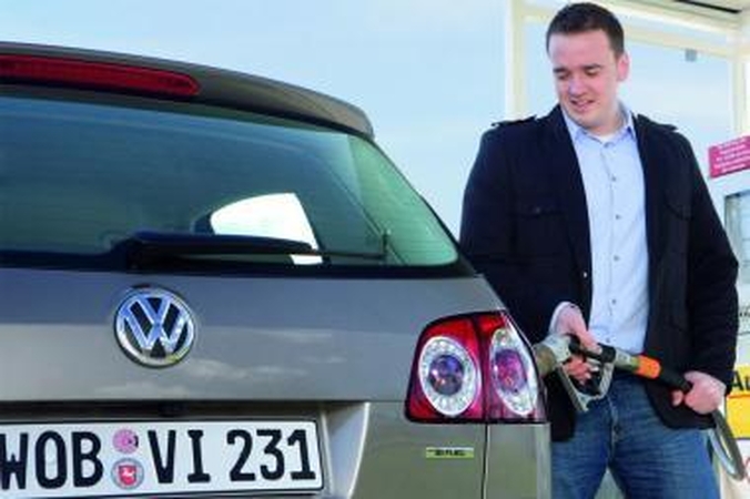 „Volkswagen“ pristato naują „Golf Plus BiFuel“