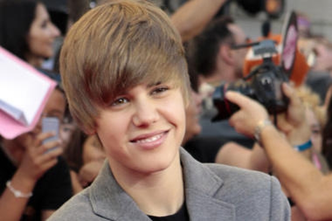 Lady Gaga ir J.Bieberis artėja prie milijardo peržiūrų ribos portale "YouTube"