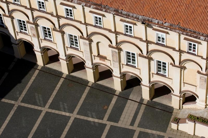 VU    Vaikų    universitetui -    penkeri