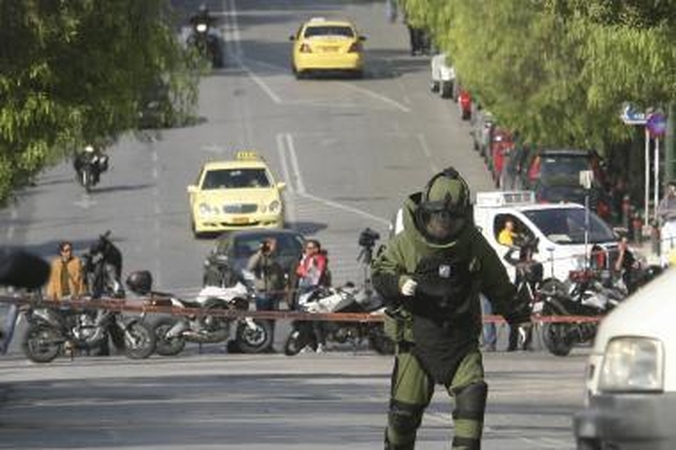 Atėnuose - bandymas susprogdinti 9 ambasadas, taikinyje - ir parlamentas (papildyta 16.19 val.)