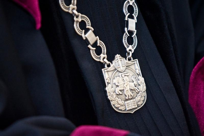 Prezidentė atleido iš pareigų teisėją A.Lisauską