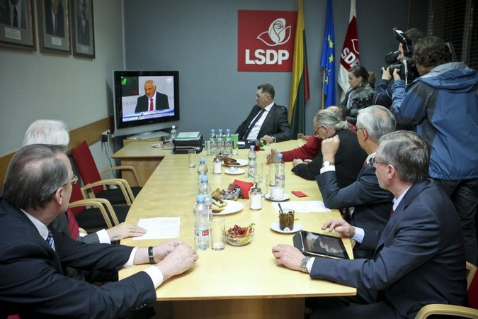 Socialdemokratų štabe – pakilios nuotaikos