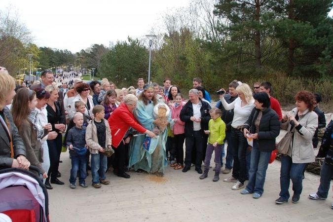 Palangoje Neptūnas išbarstys beveik šimtą kilogramų gintaro