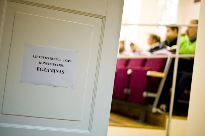 Įveikti Konstitucijos egzamino užduotis užteko ir 15 minučių