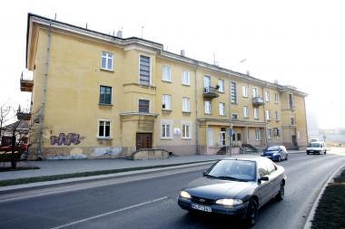 Sienelę bandys pakeisti langais