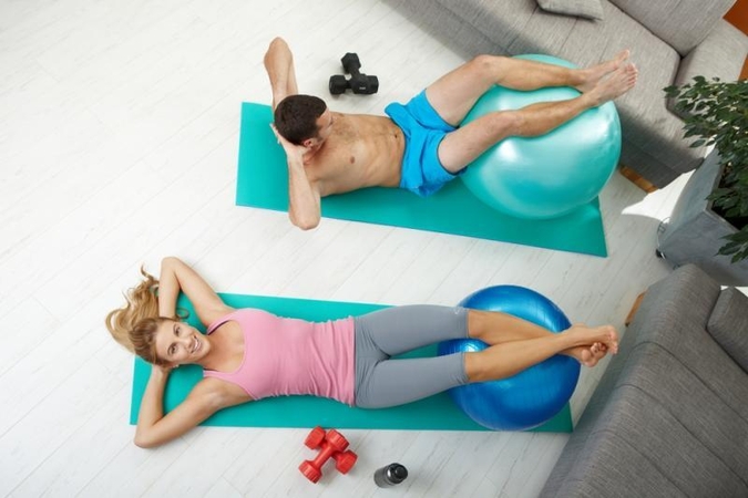 Tupintiems prie kompiuterių – sportuoti verčiančios tabletės 