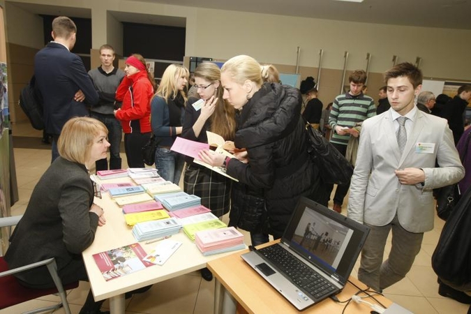 Klaipėdos universitetas moksleivius pakvietė į atvirų durų dieną