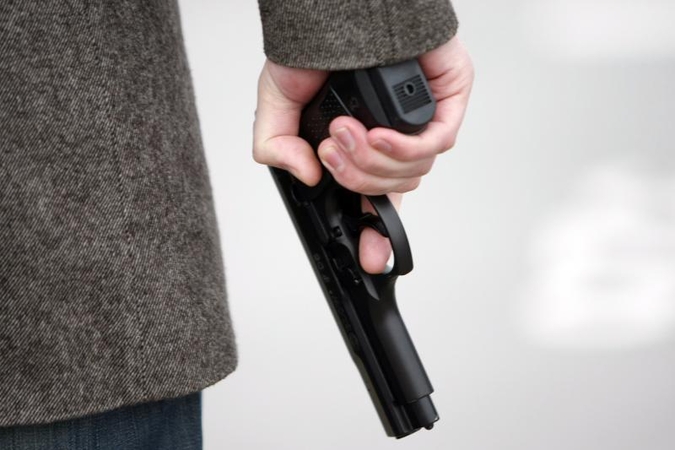 Šiauliuose už dujinio pistoleto kontrabandą nuteistas latvis 