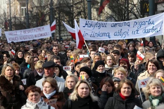 Lenkų mitingas sutraukė tūkstančius dalyvių