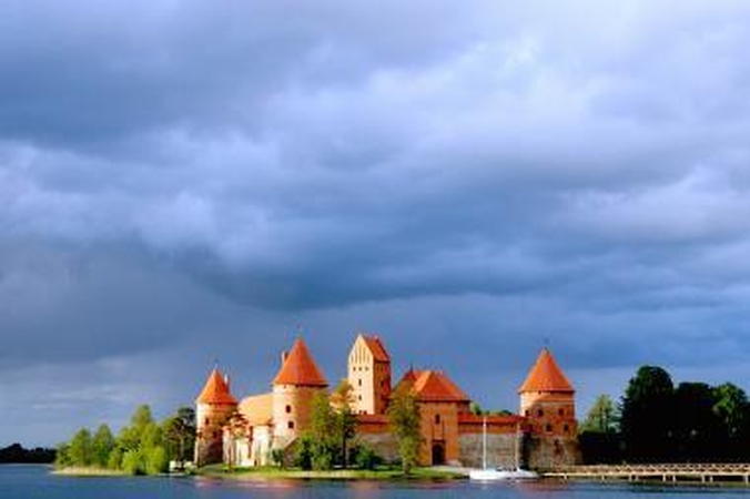 Ministro pirmininko tarnybos darbuotojai kalbų žinias tobulina viešbutyje Trakuose 