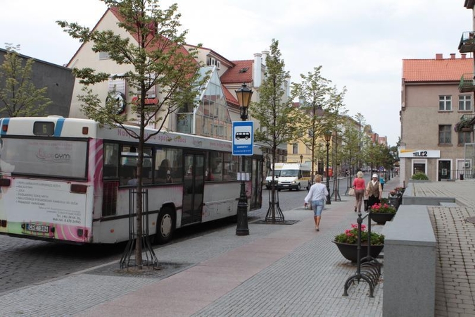 Atidarytos autobusų stotelės Tiltų gatvėje