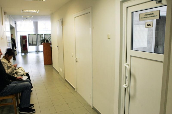 Darbo biržoje laukiami tik nevalgę ir negėrę bedarbiai?