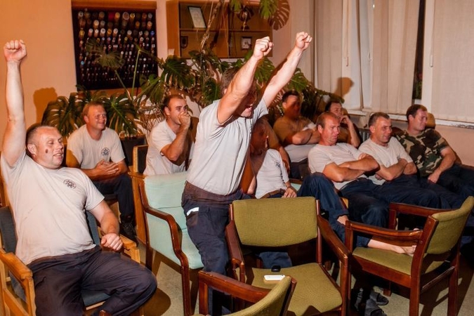 Kauniečiai televizorius apgulė ir gaisrinėje