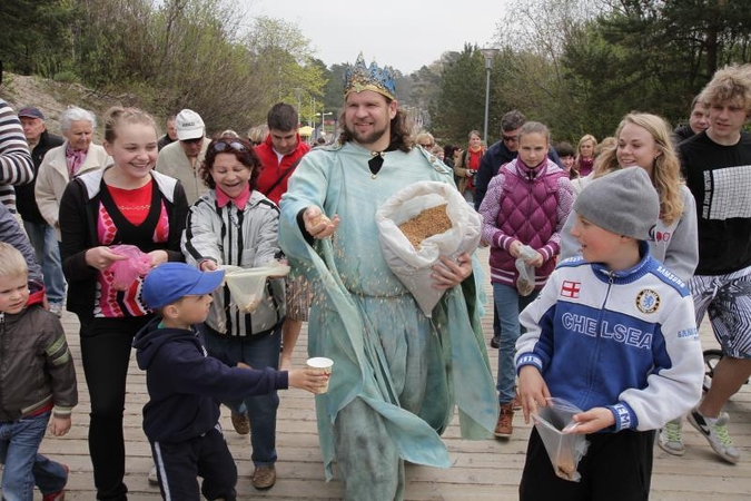 Palangoje  šeštadienį  lijo  gintarais  