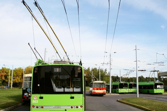 Penktadienio naktį studentams namo padės grįžti troleibusai