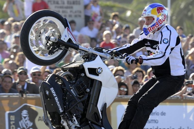 Startavusiame Dakaro ralyje žuvo motociklininkas
