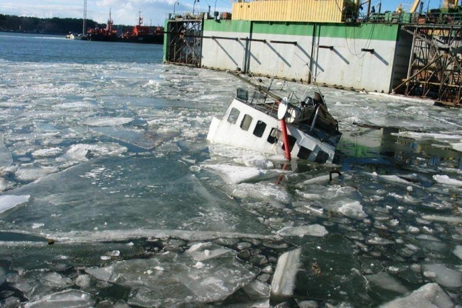 Klaipėdos uoste naktį nuskendo žemsiurbė (atnaujinta 15:55 val.)