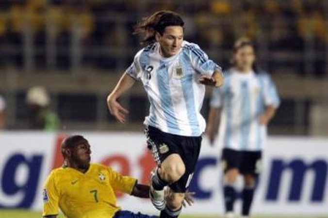 Virtuozas: L.Messi savo žaidimu užkariavo visų futbolo specialistų ir mėgėjų širdis.