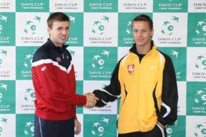 Varžovai: R.Berankis (dešinėje) šiandien kausis su D.Evansu.